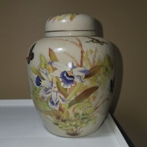 Hand-Painted Ceramic Ginger Jar "Tropical orchid" Vintage Toyo